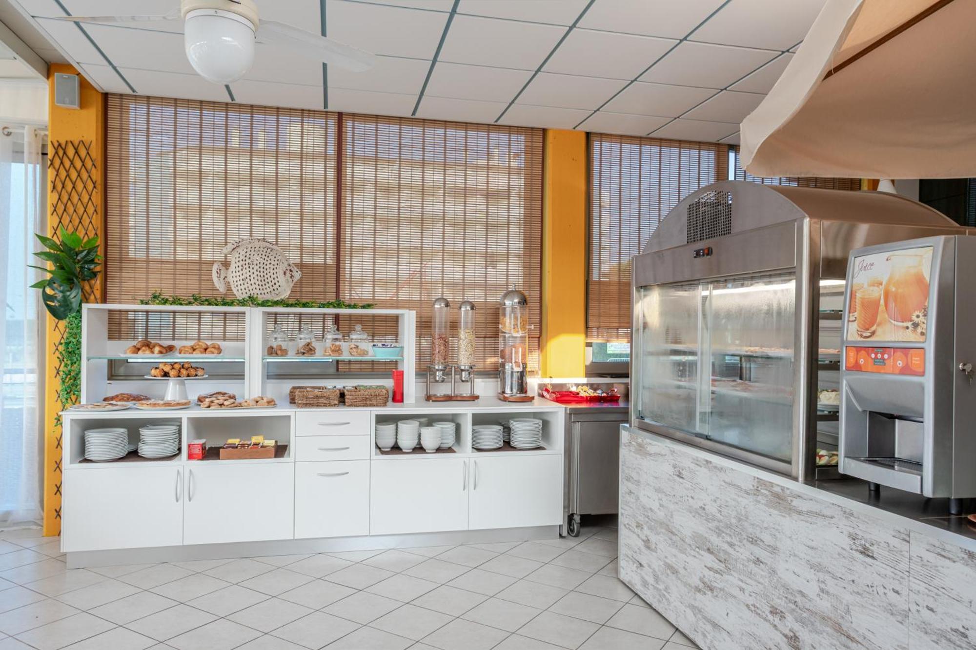 Hotel La Brezza Frontemare 3*