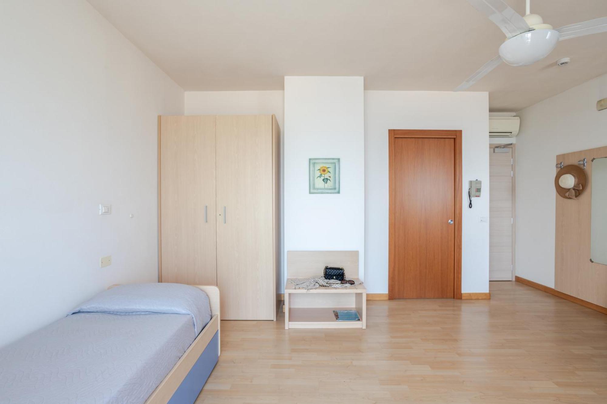 La Brezza Frontemare 3*