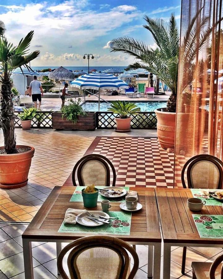 La Brezza Frontemare Hotel